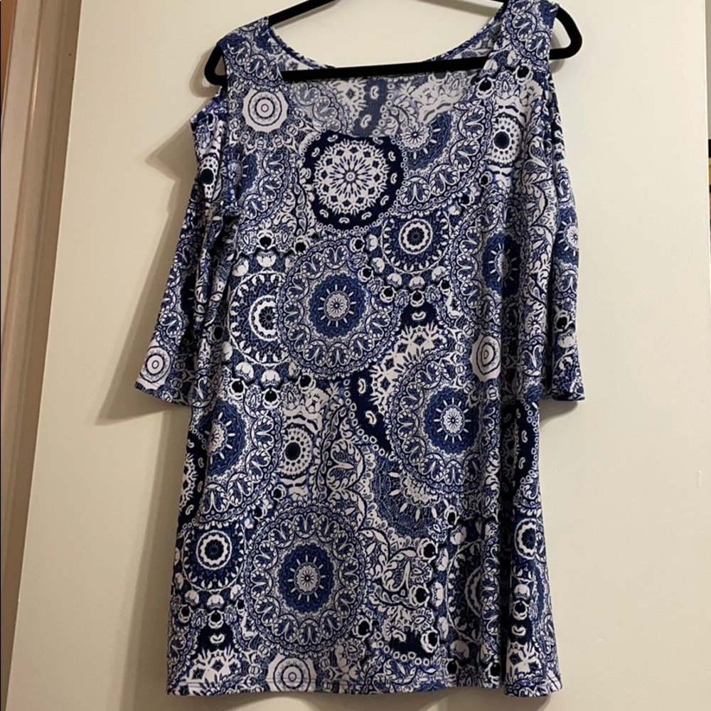Blue & white 3/4 sleeve bare shoulder blouse